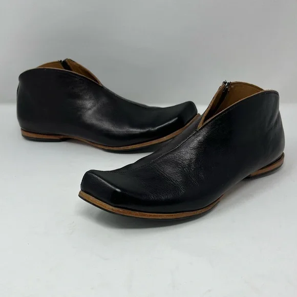 Women’s Black Leather Zip-Front Ankle Booties - Picture 2 of 13